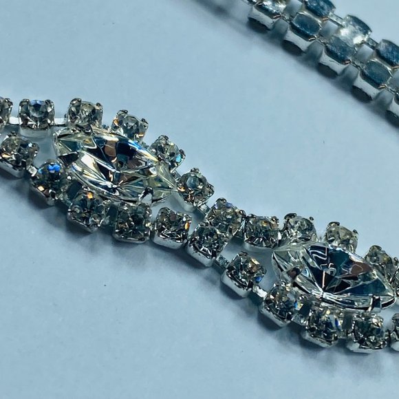 Vintage Rhinestone Chain Bracelet Womens Clear Faceted Sparkles Silver Tone - Picture 16 of 16
